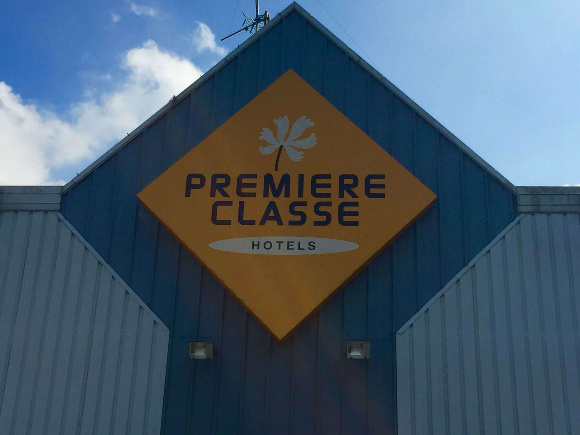 Premiere Classe Valenciennes Sud - Rouvignies Prouvy Exterior photo